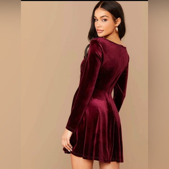 Square Neck Flared Velvet Dress - Picture 2 of 3